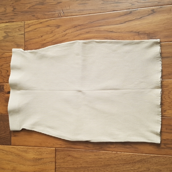 Room Service Cream Elastic Waist Ribbed Skirt Size L - Picture 7 of 10